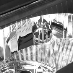 02-09 GMC Envoy Headlight Assembly (Driver & Passenger Side) - Black -High-Efficiency Car Light Store 02 09 gmc envoy headlight assembly driver passenger side black 112