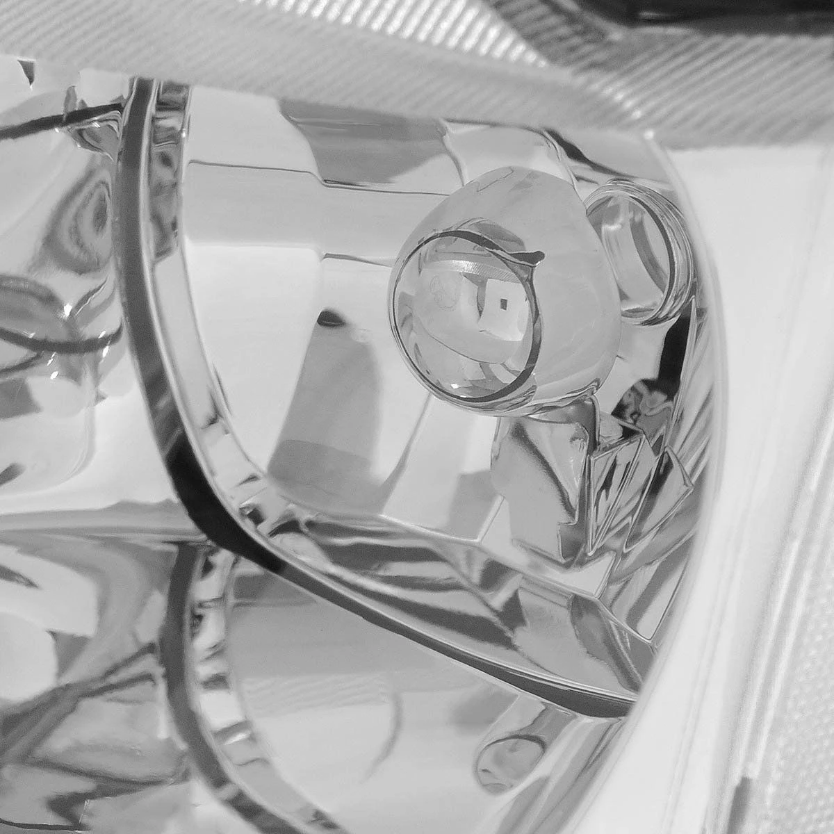 99-04 Jeep Grand Cherokee Replacement Crystal Headlights - Chrome Clear 2 99-04 Jeep Grand Cherokee Replacement Crystal Headlights - Chrome Clear - Image 2